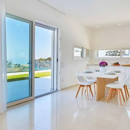 Darda Con Piscina E 3 Da Letto Willa