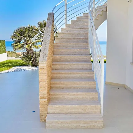 Darda Con Piscina E 3 Da Letto Villa Alcamo